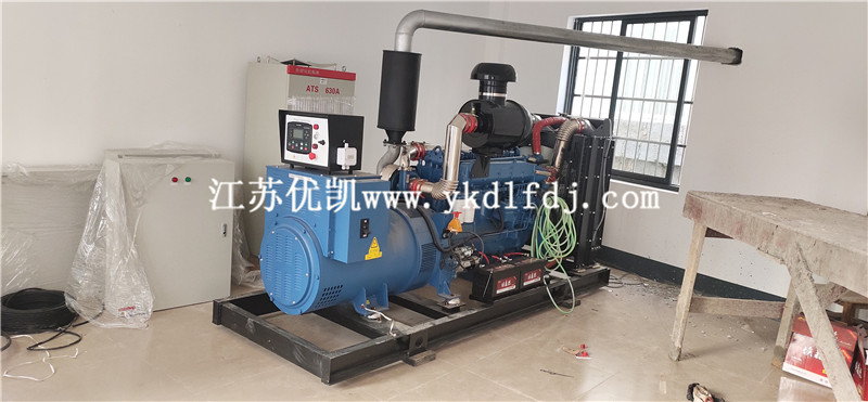 2021年4月30日，250KW濰柴發(fā)電機(jī)組1臺交付上林某大廈使用