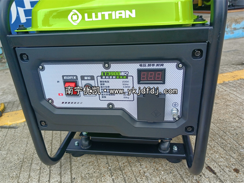 2024年6月28日，客戶到店自提一臺3KW汽油變頻發(fā)電機(jī)