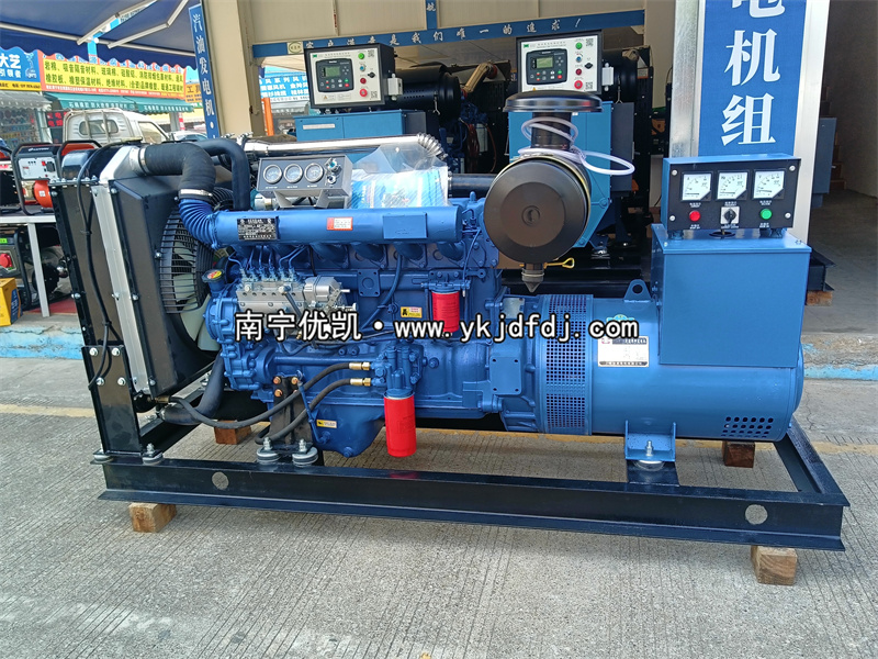 2024年12月30日，河池項(xiàng)目100kw柴油發(fā)電機(jī)組裝車發(fā)貨
